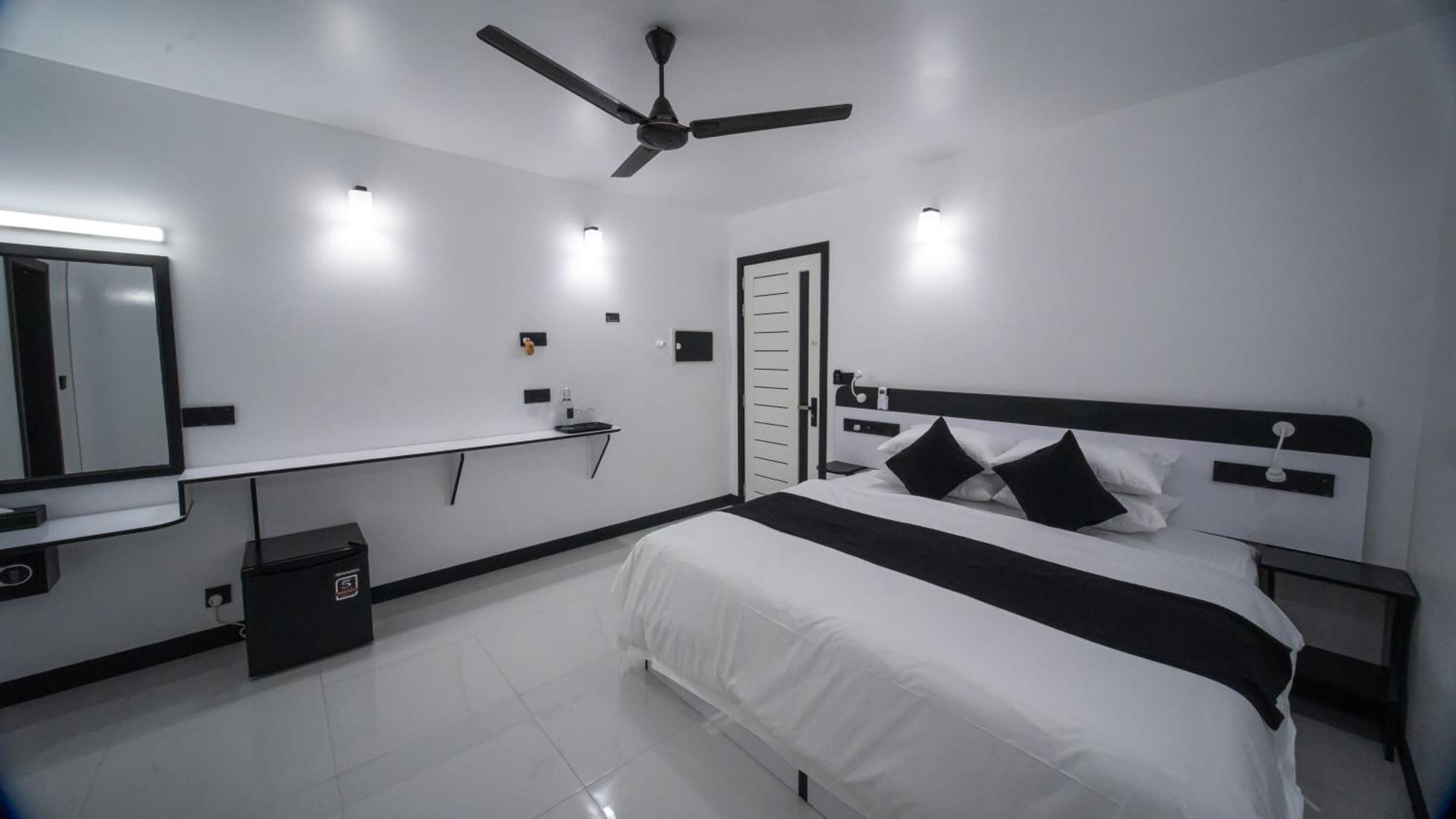 Sunset Beach Stay At Mathiveri Buitenkant foto